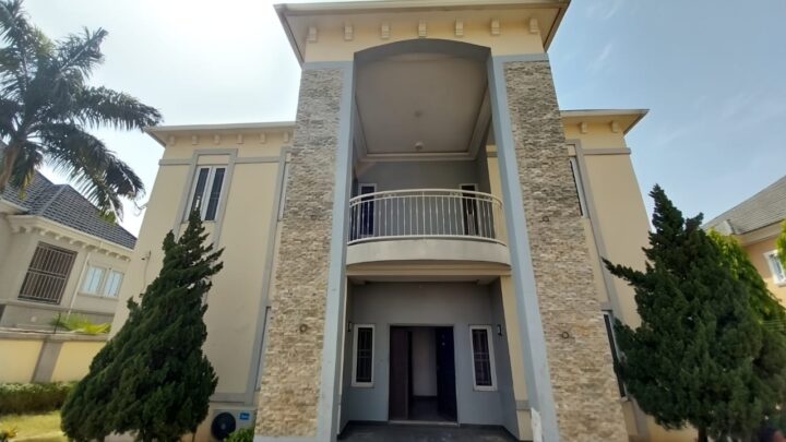 5 Bedroom Duplex in Gwarinpa Abuja for Sale