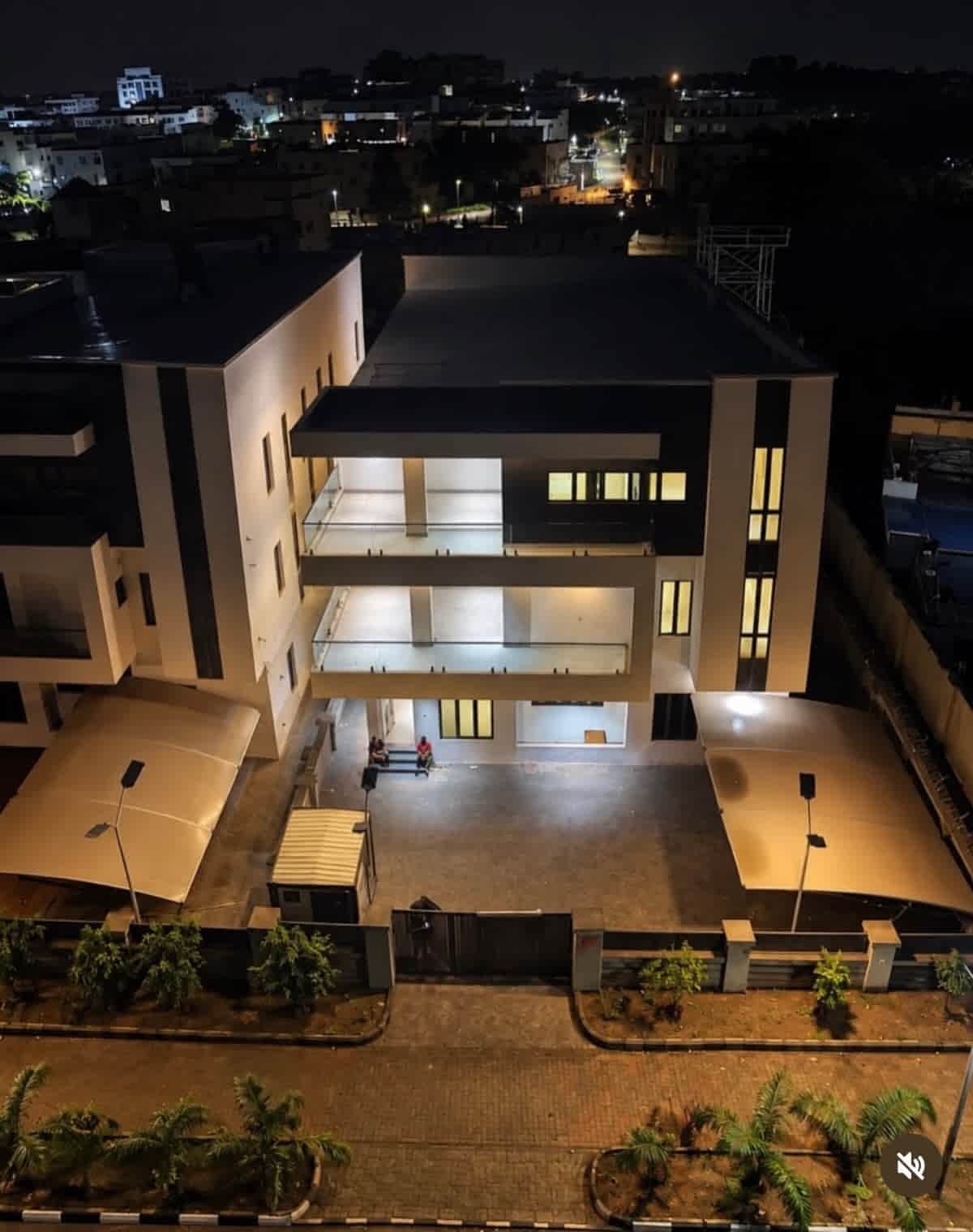 FOR SALE 6 BEDROOM FULLY DETACHED SMART DUPLEX 1 ROOM BQA beautifully designed 6 bedroom ful optimized