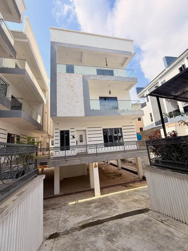 4 Bedroom Detached Duplex for Sale in Utako, Abuja