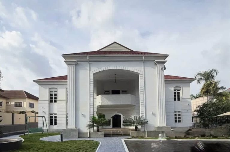 6 Bedroom Detached Mansion for Sale in Apo, Abuja