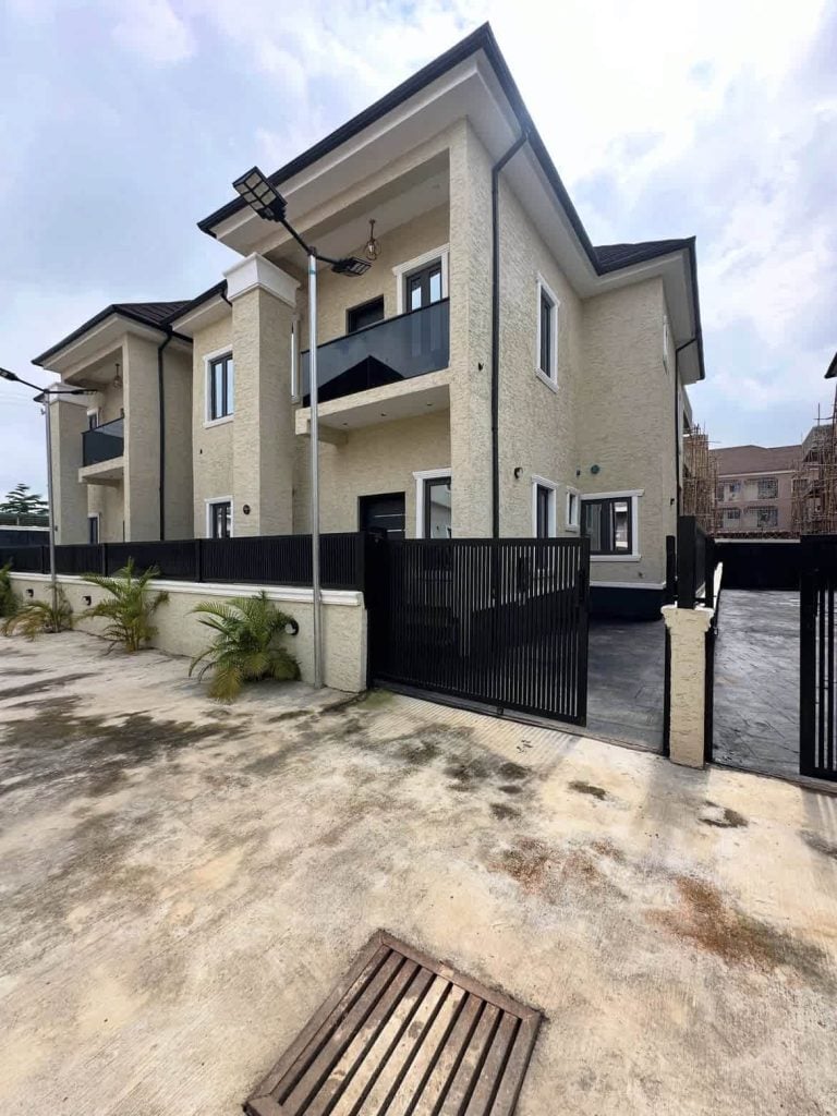 4 Bedroom Detached Duplex for Sale in Gaduwa, Abuja