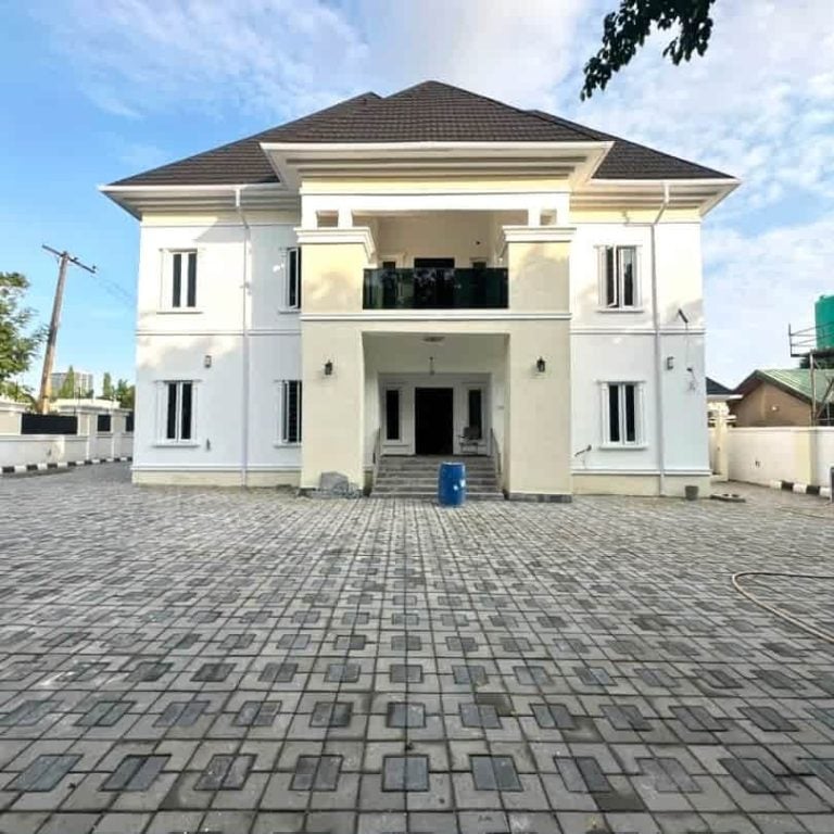 6 Bedroom Fully Detached Duplex for Sale in Wuse Zone, Abuja