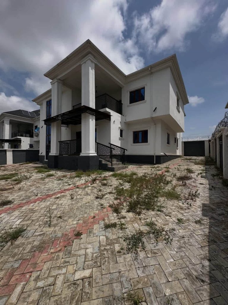 for sale‼️new spacious 4 bedroom fully detached duplex boys quarters 2 living roomsall rooms optimized 768x1024