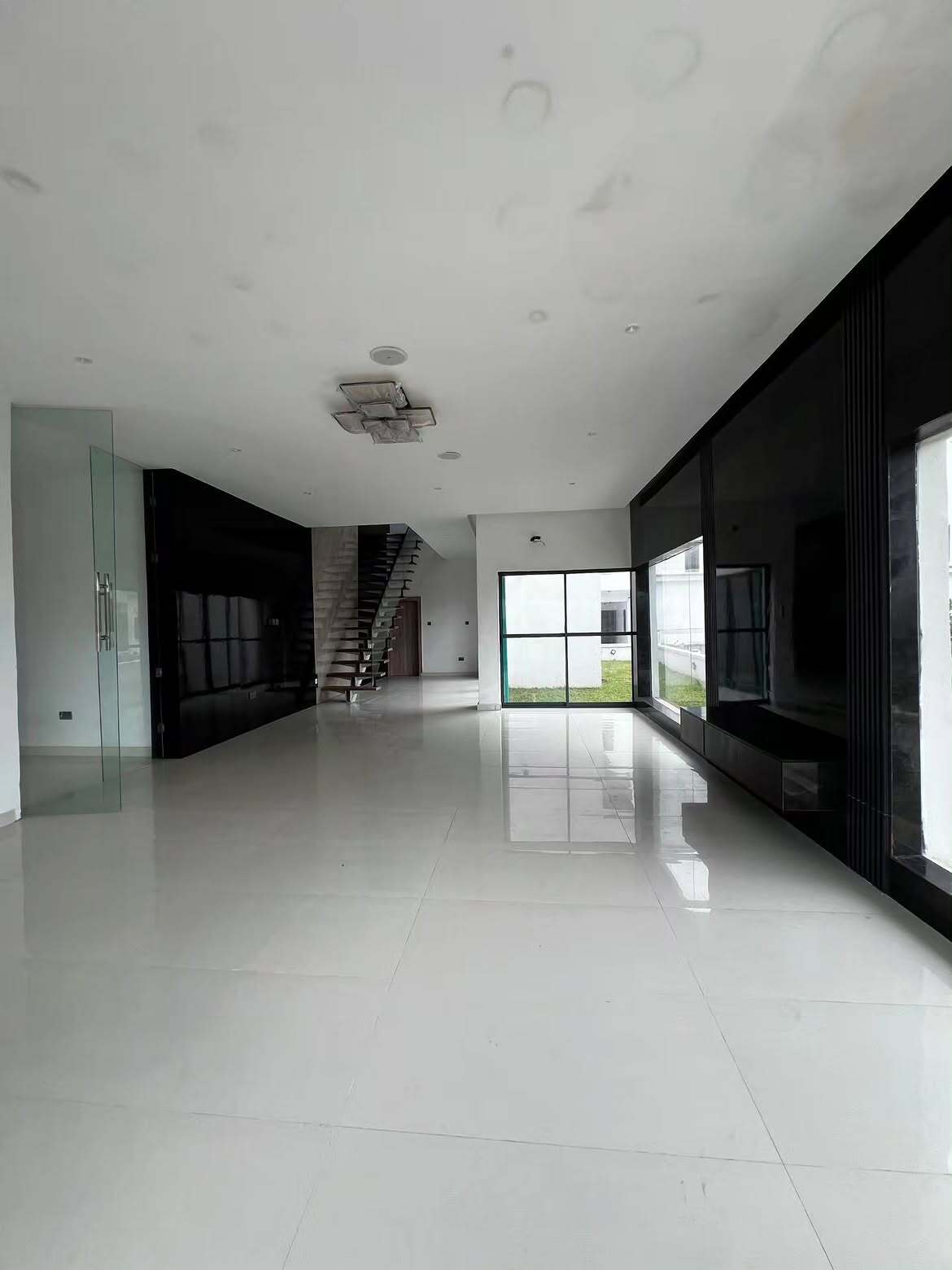 still selling ‼️contemporary and tastefully built 5 bedrooms fully detached duplex with modern 3
